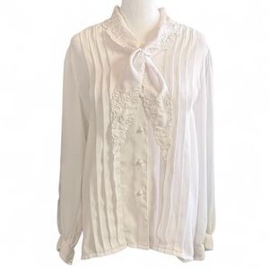 La Blouse Vintage White Embroidered Tie Neck Blouse Size 12 Romantic Cottage